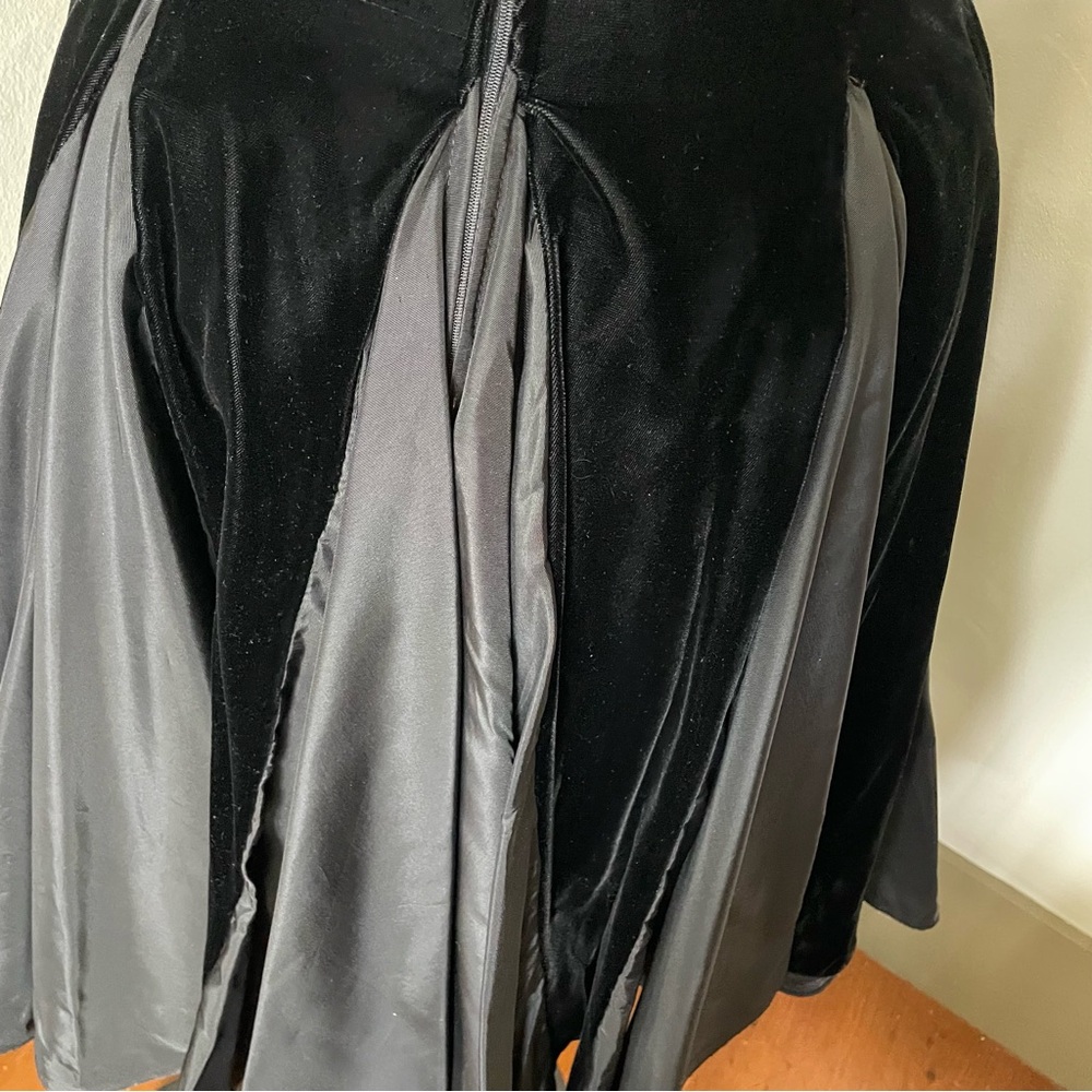 Vintage Elegant Strapless Black Velvet Dress STUNNING Size: 5/6 MADE IN USA 🇺🇸 - Picture 9 of 11